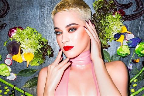 katie perry nudes|Katy Perry Goes Topless Under an Open Coat at Balenciaga’s。